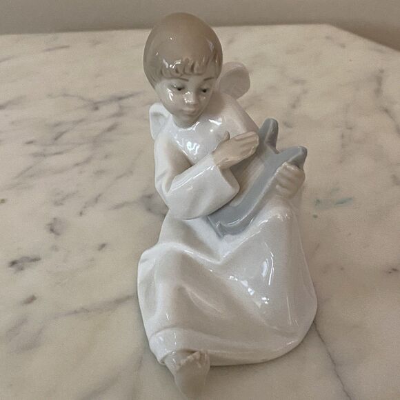 Vintage NAO by Lladro Angel Cherub with Harp Made in Spain Angel Strumming - Picture 6 of 12